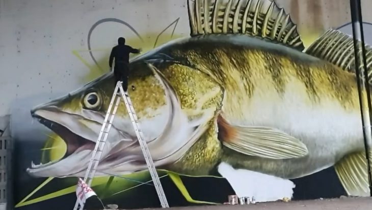 Snoekbaars graffiti langs de Oder in Polen