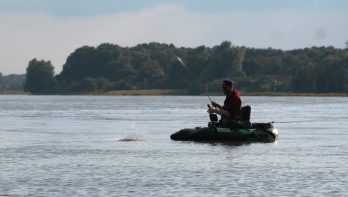 Video: op bellyboot riviersafari met de Vistechnische Dienst