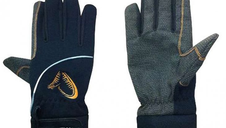 Doodaasvissen met snoekbestendige handschoenen
