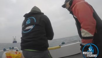 Video: kotter op ramkoers, narrow escape Engelse bootvissers  