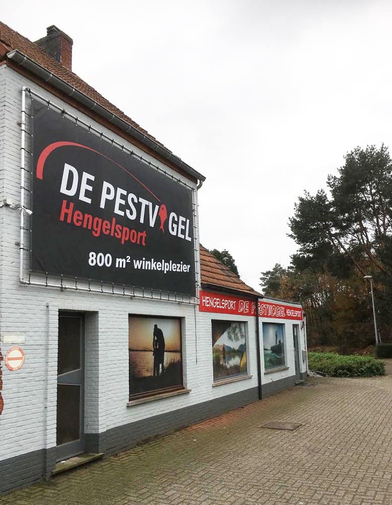 Hengelsport De Pestvogel is gevestigd aan de Pellemanstraat 71, 2460 Kasterlee, België; tel. +32 (0)14 – 85 19 05.