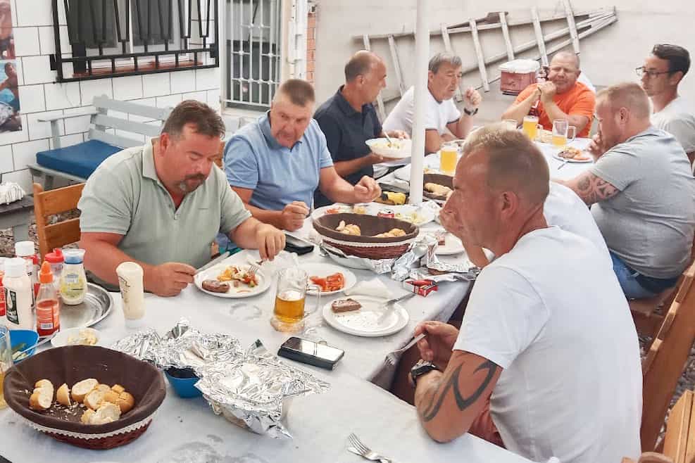 Catfish Camp Caspe verzorgt al twintig jaar visvakanties op de rivier de Ebro in Spanje.