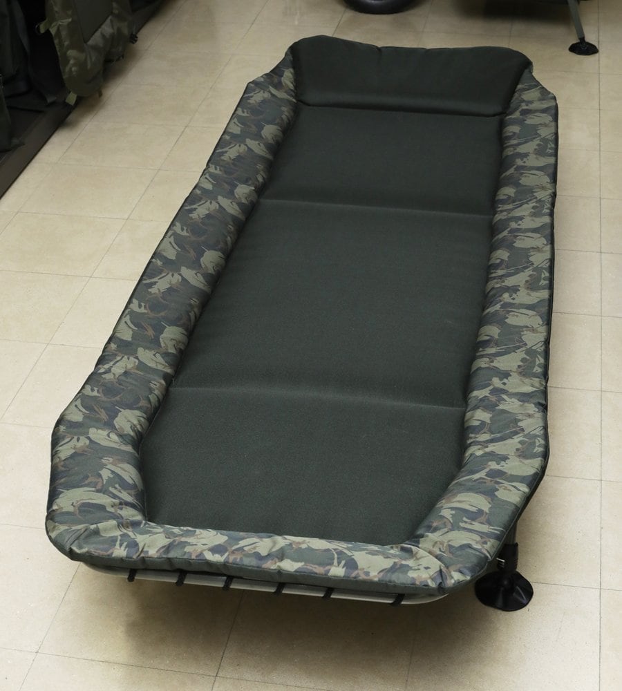 Opgesteld heeft de B-Carp Bedchair afmetingen van 207 x 74 x 35 cm, het geheel weegt daarbij rond de negen kilogram.