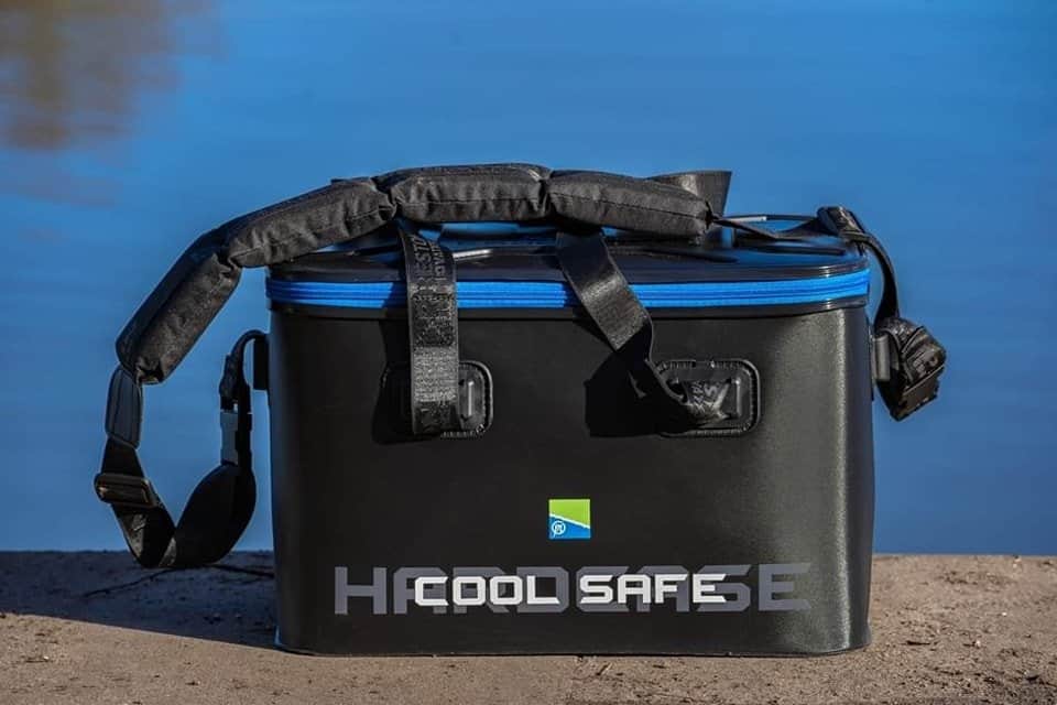De Cool Safe is de nieuwste aanvulling op de Hardcase luggage range, een isolerende tas met een stevige en waterdichte buitenzijde. Een mooie aanvulling op een reeds zeer populaire luggage range.