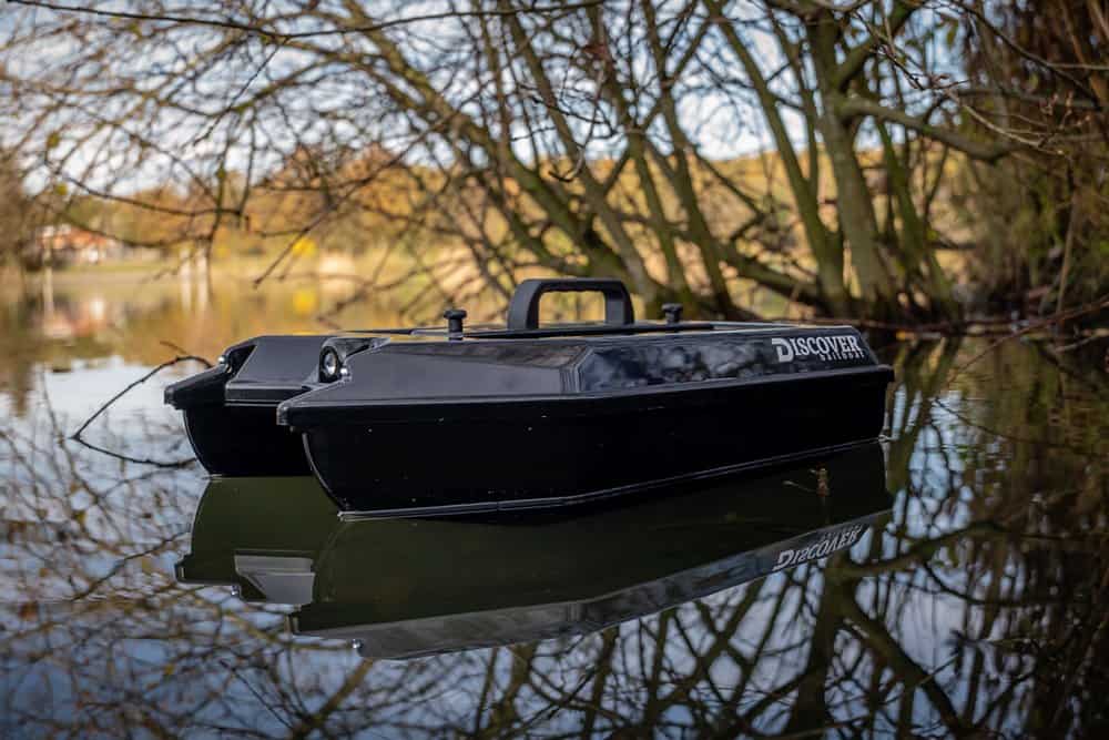 De Discover baitboat is de ideale voerboot voor in binnen- en buitenland.