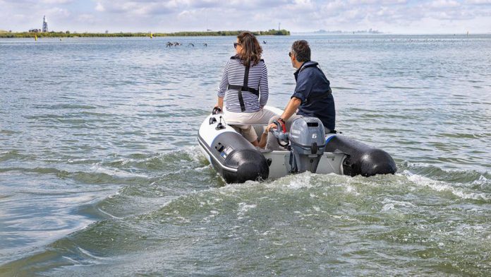 Of je nu een bootliefhebber bent of gewoon op zoek naar een betrouwbare manier om het water te verkennen, de kleine buitenboordmotoren van Yamaha maken het gemakkelijk om jouw horizon te verbreden en laten zien dat grote dromen alleen een beetje hulp nodig hebben.