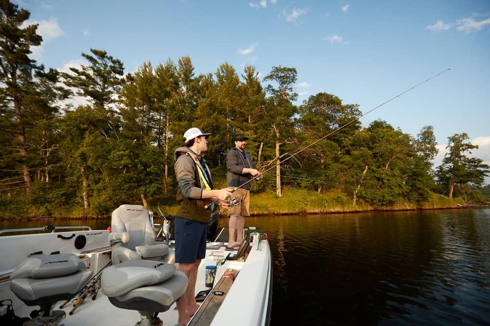 Onder water vind je hier namelijk tal van vissoorten zoals de bass, Amerikaanse snoek, ‘muskie’, ‘crappie’ en ‘walleye’.