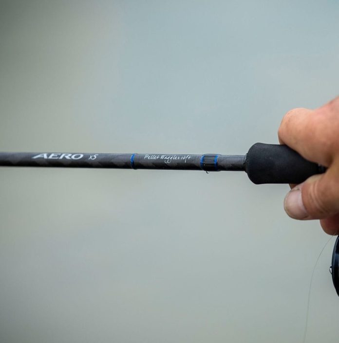 Wanneer het water warmer wordt en vissen zich graag in de bovenste waterlagen bevinden, is het tijd om de pellet waggler te gebruiken.