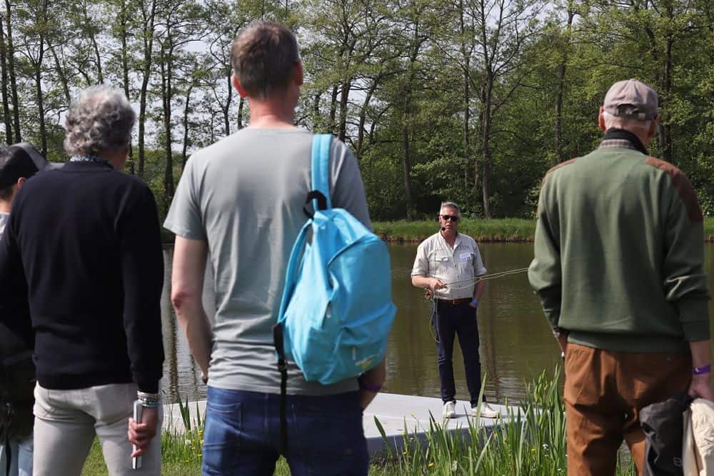 Als lid ontvang je ieder kwartaal het glossy magazine De Nederlandse Vliegvisser, helemaal gewijd aan vliegvissen: verhalen over vliegvissen in binnen- en buitenland, de techniek en tactiek, materiaal, werpen, binden en ontwikkelingen in het vliegvissen.