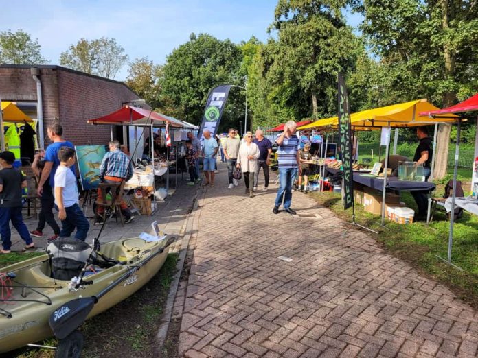 Op zaterdag 30 september heeft HSV de Reiger haar nieuwe clubhuis ‘de Stek’ geopend in Vianen.