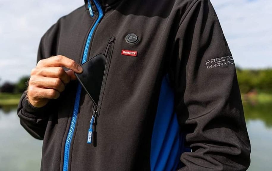 Het Thermatech Softshell Jacket heeft vijf verwarmingselementen die kunnen worden aangepast via de temperatuurregelknop.