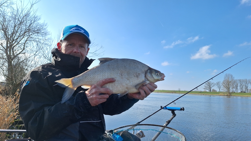Vissen op de Bergse Maas